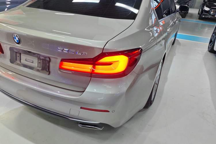 Used BMW 5 Series New Energy 2021 535Le Luxury Package
