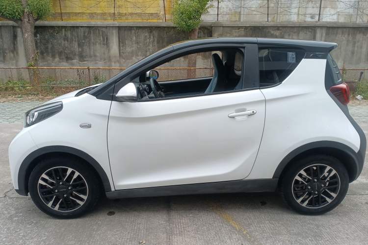 Used Chery Little Ant 2022 Revised Version Sweet Pink Edition Half-Sugar Version Lithium Iron Phosphate 30.7 kWh 30 kW 301 km
