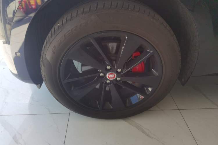 Used Jaguar F-PACE 2023 P250 R-Dynamic BLACK
