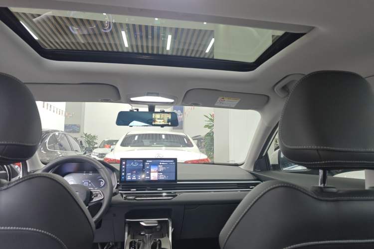 Used Geely Auto Emgrand 2025 4th Generation 1.5L CVT Luxury Version