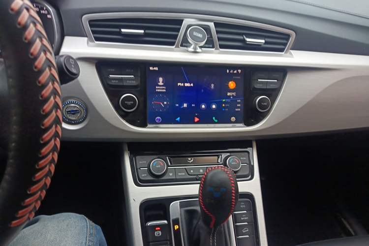 Used Geely Auto Emgrand X7 Sport 2018 1.8TD Automatic Two-Wheel Drive Zhiya Model