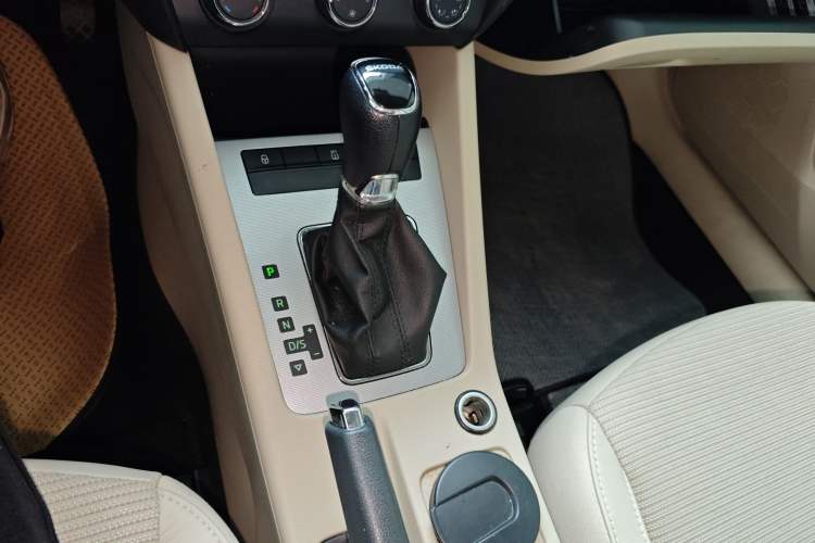 Used Skoda Octavia 2016 1.6L Automatic Chuanxing Edition
