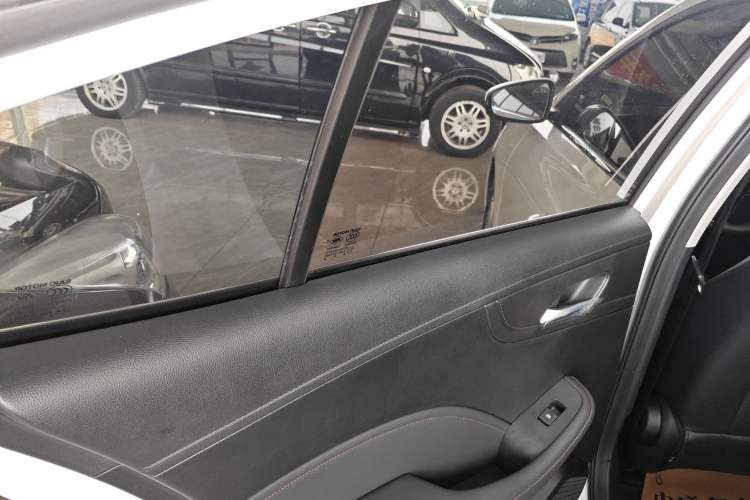 Used Roewe i5 2023 1.5L CVT Luxury Edition
