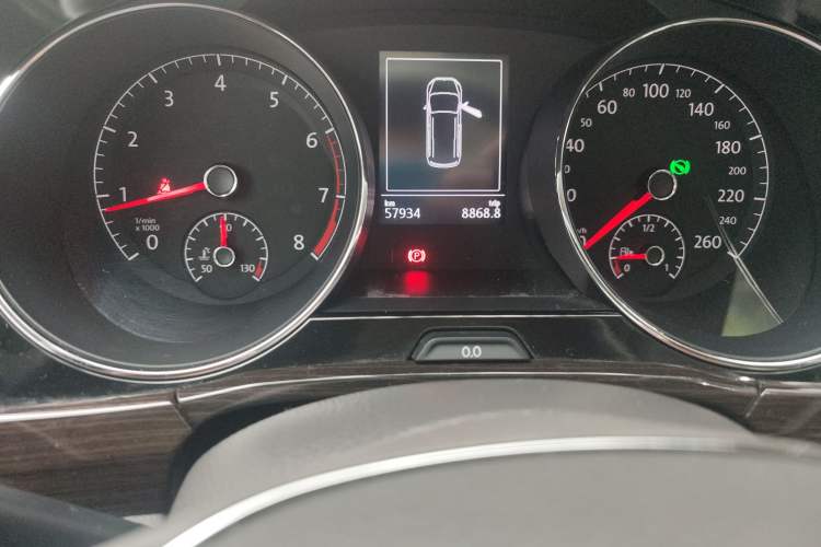 Used Volkswagen Touran 2018 Volkswagen Touran L 280TSI DSG Comfort Edition 7-seater
