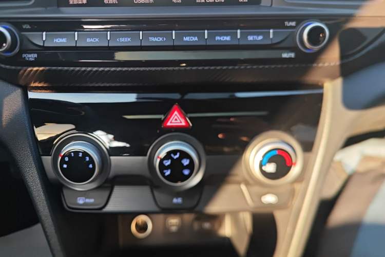 Used Hyundai Elantra 2019 1.4T Dual-Clutch Xuan Dong · Dynamic Model