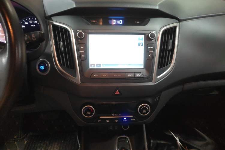 Used Hyundai ix25 2015 1.6L Automatic Two-Wheel-Drive Deluxe DLX Model
