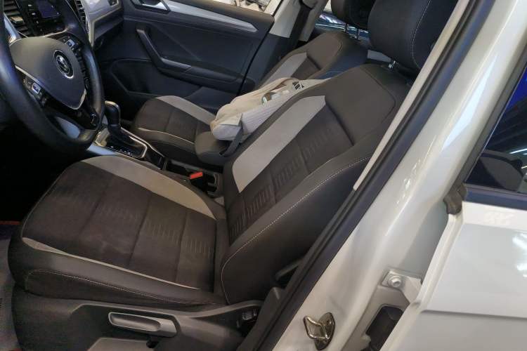 Used Volkswagen T-ROC 2022 280TSI DSG Two-Wheel Drive Elite PLUS