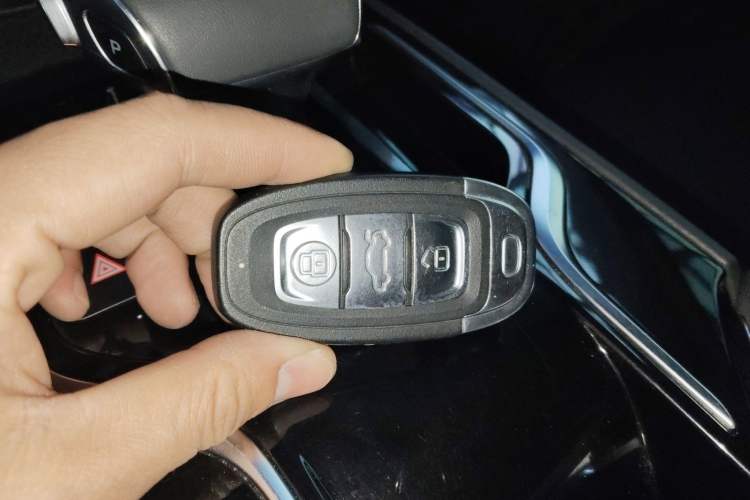 Used Hongqi E-QM5 2023 620km PLUS
