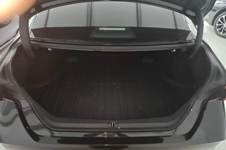 Used Toyota Avalon 2024 2.0L Premium Edition