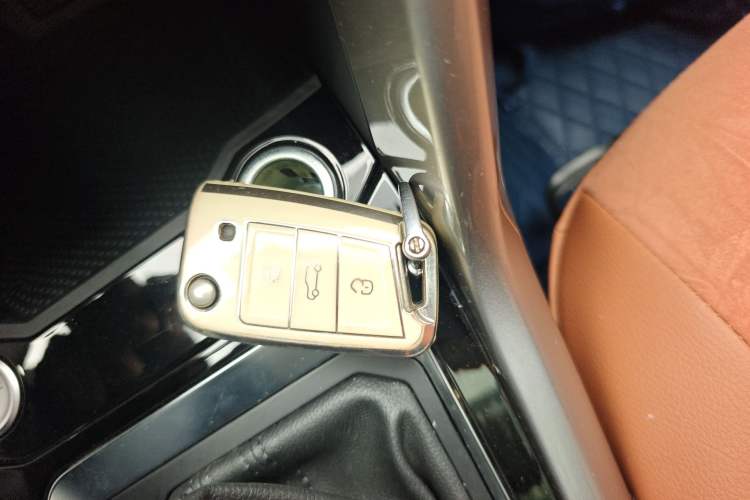 Used Volkswagen T-ROC 2022 280TSI DSG Two-Wheel Drive Elite PLUS
