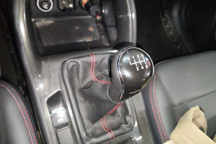 Used Changan CS75 2017 Shangkui Edition 1.5T Manual Fengxiang Model
