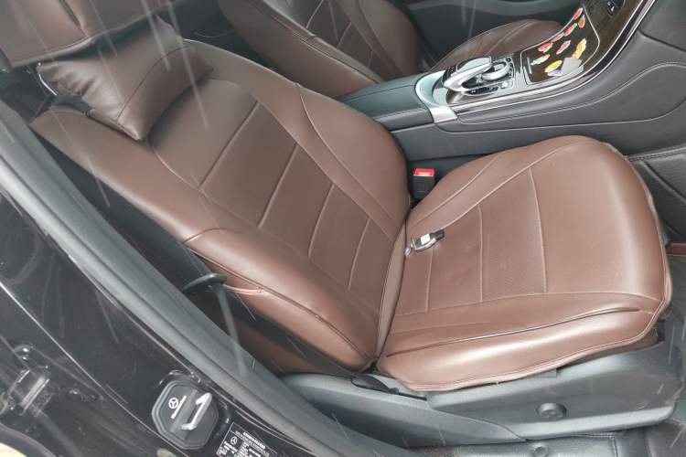 Used Mercedes-Benz GLC 2018 GLC 260 4MATIC Luxury Model
