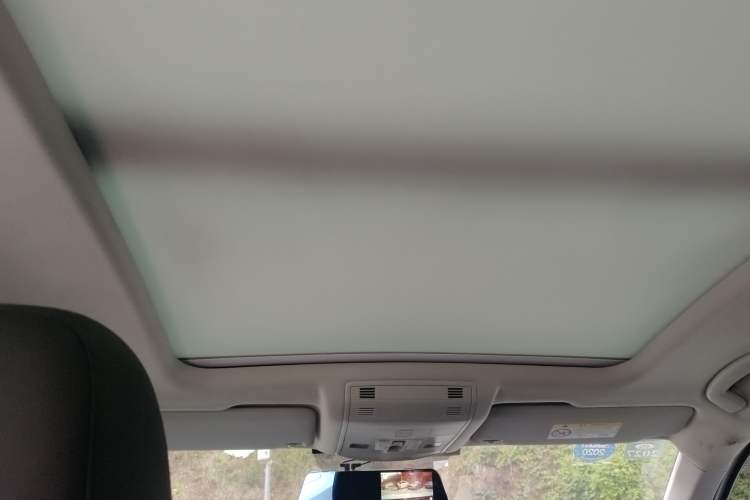 Used Volkswagen T-ROC 2019 230TSI DSG Two-Wheel-Drive Advanced Version China VI Standard
