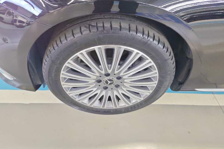 Used Mercedes-Benz E-Class 2021 Facelift E 300 L Stylish Edition