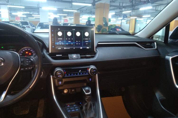 Used Toyota Wildlander 2020 2.0L CVT 4x4 Luxury Edition