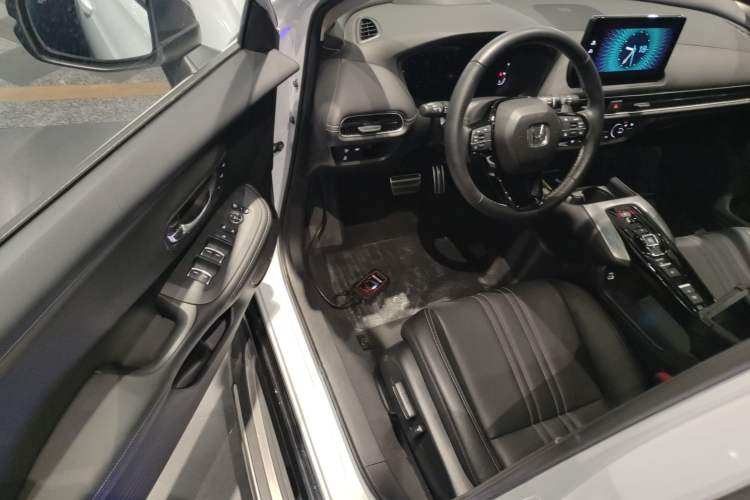 Used Honda HR-V 2023 2.0L eHEV Dynamic Edition
