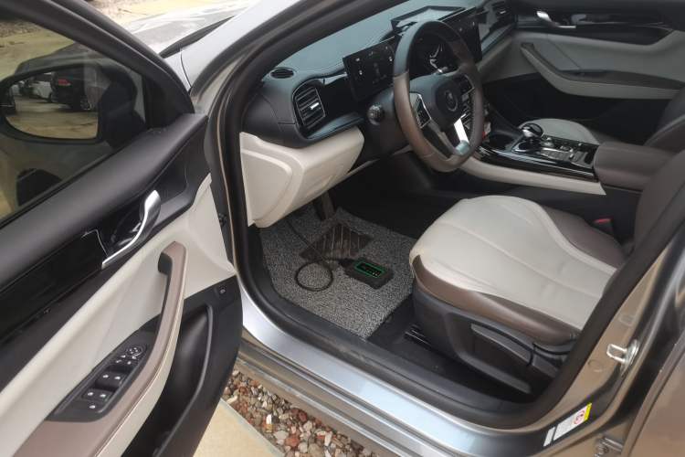 Used BYD Qin PLUS 2023 Champion Edition DM-i 55KM Leading Model
