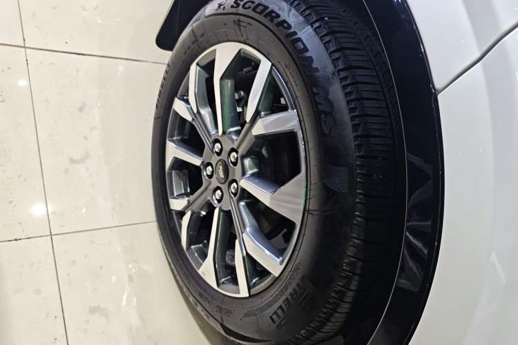 Used Ford Edge 2023 Edge L 2.0T EcoBoost E-Hybrid Four-Wheel Drive Seven-Seat Supreme Model