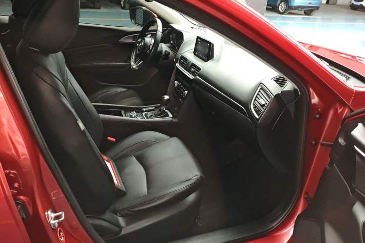 Used Mazda Mazda 3 Axela 2017 Sedan 2.0L Automatic Flagship Model China V Standard
