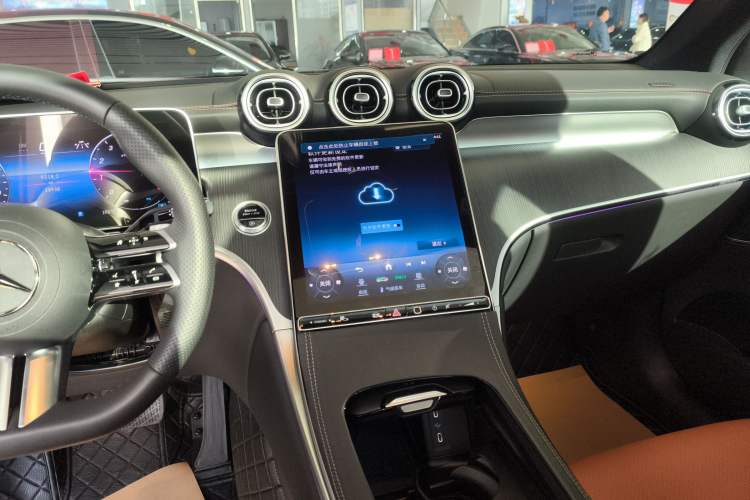 Used Mercedes-Benz GLC 2024 GLC 260 L 4MATIC Luxury Model 5 Seats