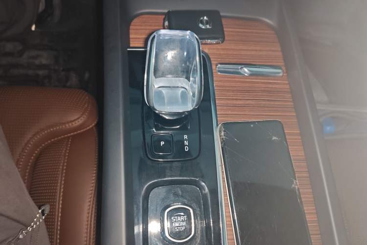 Used Volvo XC60 New Energy 2024 T8 Plug-in Hybrid Long-Range All-Wheel Drive Smart Luxury Edition