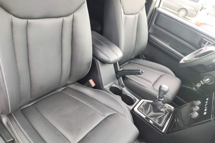 Used Wuling Zhengcheng 2021 1.5T Manual Luxury Version
