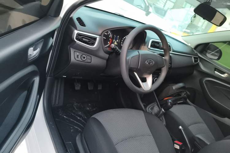 Used Hyundai Verna 2017 1.4L Manual Refreshed Version China V Standard