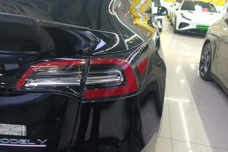 Used Tesla Model Y 2021 Long-Range All-Wheel-Drive Version 3D7