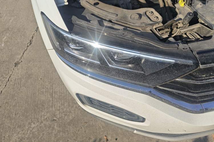 Used Volkswagen T-ROC 2018 280TSI DSG Two-Wheel Drive Advanced Version China V Emission Standard