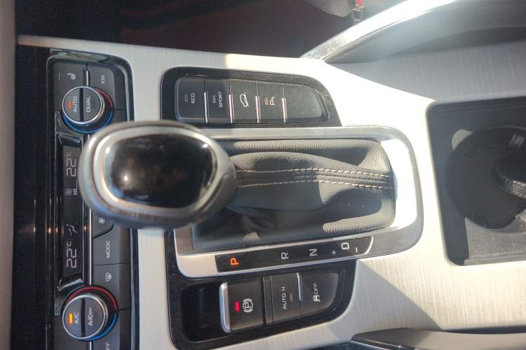 Used Geely Auto Emgrand X7 Sport 2018 1.8TD Automatic Two-Wheel Drive Smart Connect 4G Internet Edition