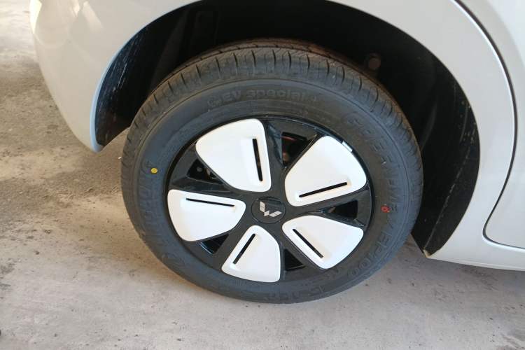 Used Wuling Hongguang MINIEV 2025 Four-Door Version Advanced Edition
