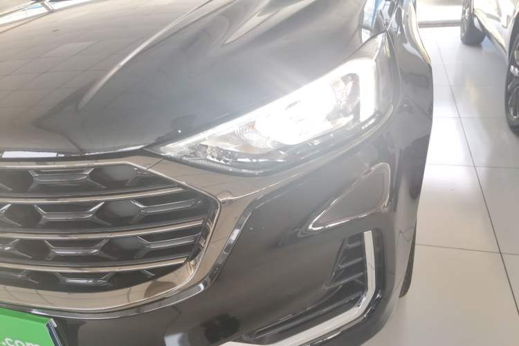 Used Ford Edge 2021 PLUS EcoBoost 245 Two-Wheel-Drive Titanium 7-Seater
