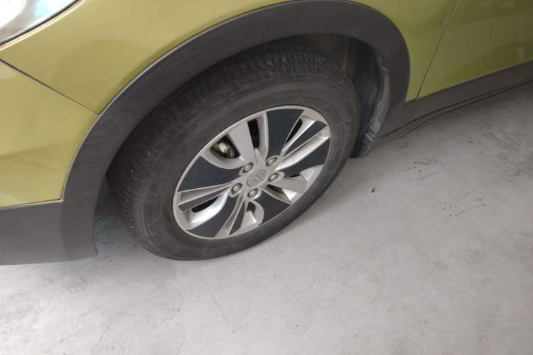 Used Suzuki S-Cross 2014 1.6L CVT Two-Wheel Drive Entry Model
