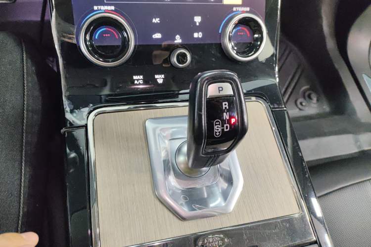 Used Land Rover Range Rover Evoque 2021 Range Rover L 249 PS R-Dynamic SE Luxury Edition
