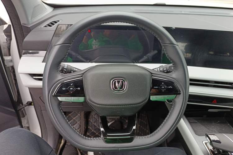 Used Changan CS75 PLUS 2024 3rd Generation Champion Edition 1.5T Intelligent Drive Dynamic Model
