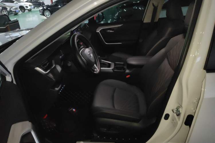 Used Toyota RAV4 2024 2.0L CVT Two-Wheel Drive Fashion Plus Edition