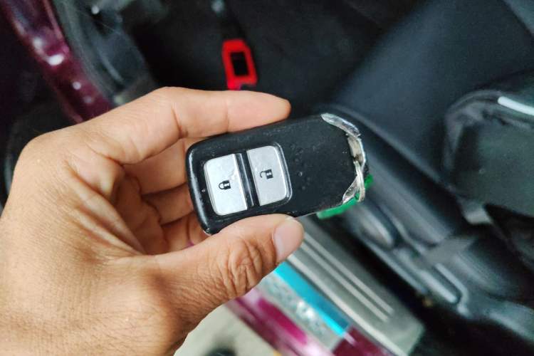 Used Honda Jade 2017 1.8L automatic Comfort version 5 seats
