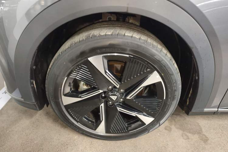 Used  S07 2023 200Max Range-Extended Version
