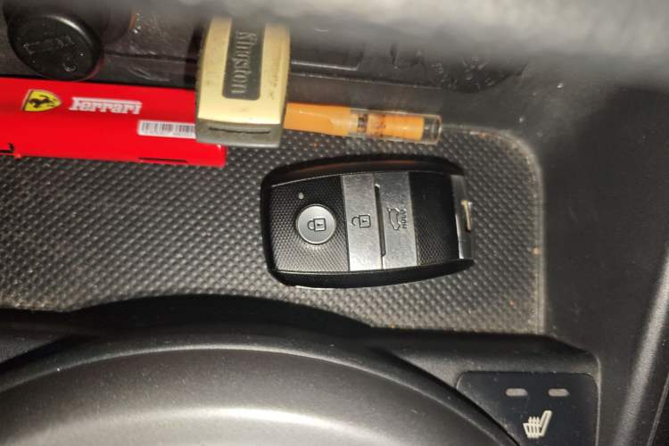 Used Kia Sportage R 2015 2.0L Automatic Two-Wheel Drive DLX Model