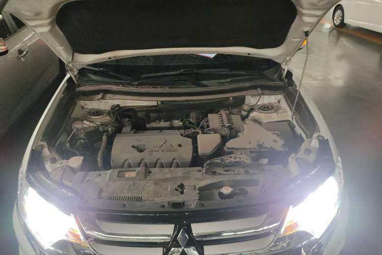 Used Mitsubishi Outlander 2018 2.0L Two-Wheel Drive Glory Edition 5 Seats
