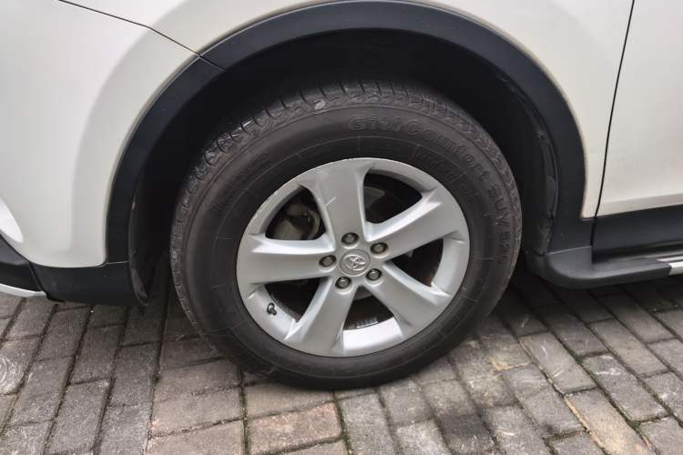 Used Toyota RAV4 2013 2.0L CVT Four-Wheel Drive New Edition
