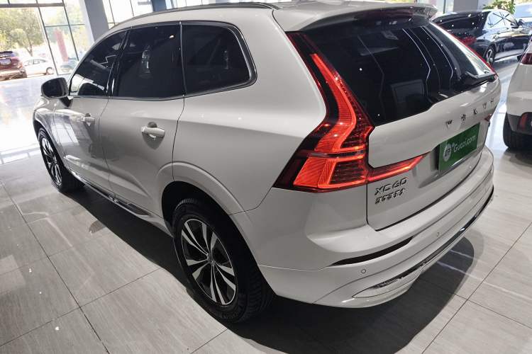 Used Volvo XC60 2023 B5 4x4 Smart Luxury Edition
