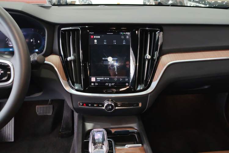 Used Volvo S60 2024 B4 Zhiyuan Luxury Edition