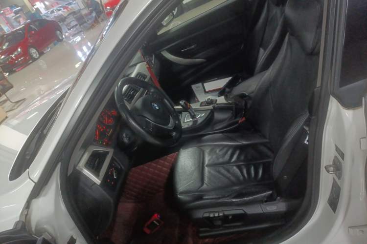 Used BMW 3 Series GT 2013 320i Leading Model
