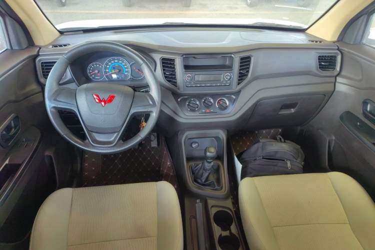 Used Wuling Hongguang V 2022 1.5L Enjoy Edition Electric-Powered LAR
