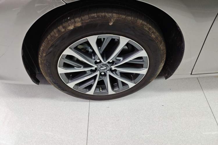 Used Lexus ES 2025 200 Premium Edition