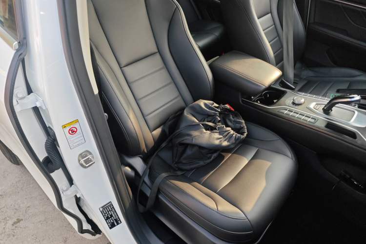 Used Wey VV5 2019 1.5T Two-Wheel Drive Color Pioneer