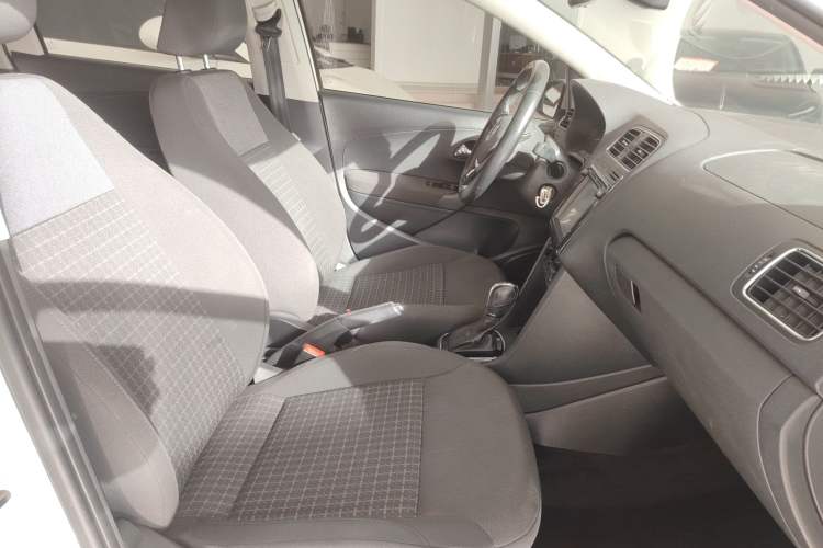 Used Volkswagen Polo 2016 1.6L Automatic Comfort Model
