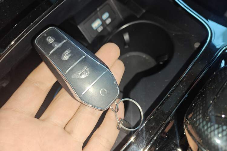 Used BYD Han 2025 DM-i Intelligent Driving Edition 125KM Prestige Model
