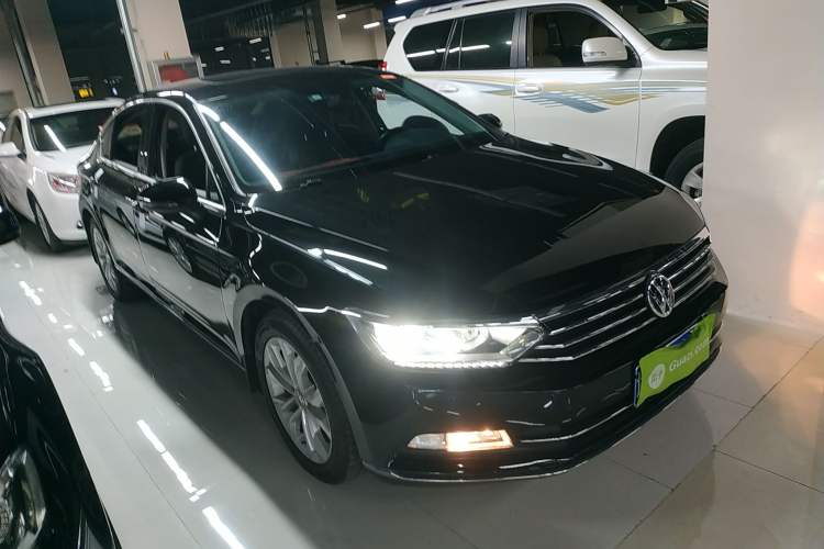 Used Volkswagen Magotan 2017 330TSI DSG Luxury Model
